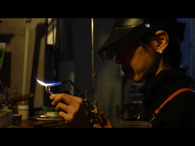 日本の職人技！シルバーリングを作るプロセス - YouTube