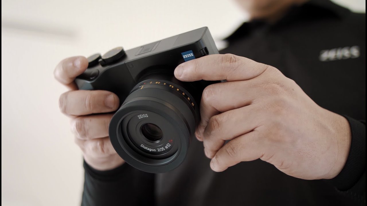 Lightroom内蔵カメラ「ZEISS ZX1」が海外で発売に - デジカメ Watch