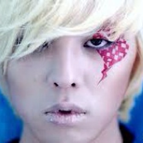 Listen to G Dragon- Heartbreaker by 2ne1bang in Kpop playlist