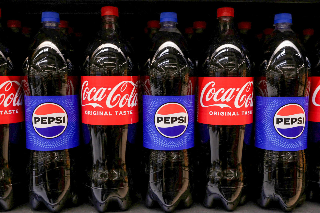 コーラvs.ペプシ、トランプ関税で一段と差開くか - WSJ