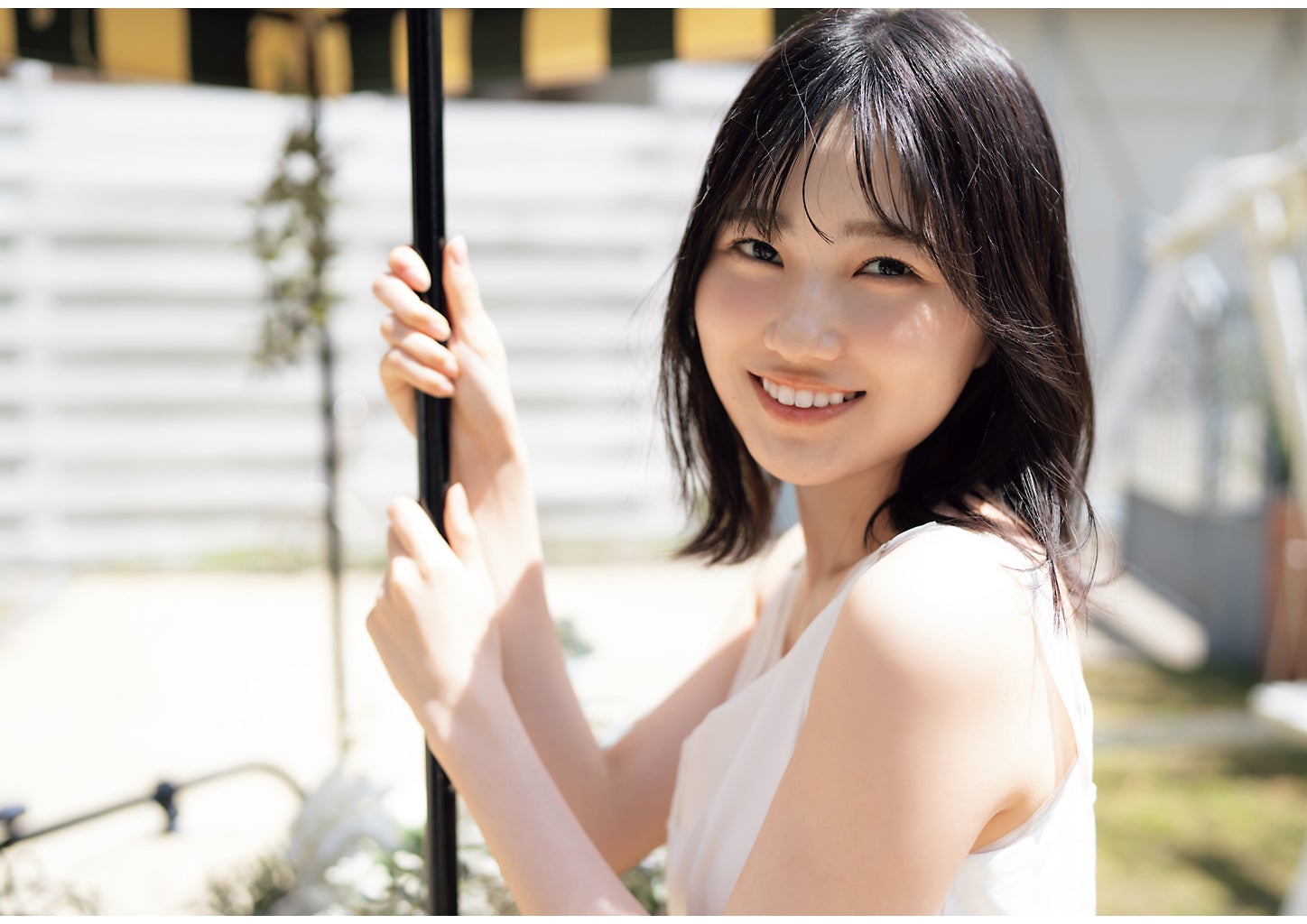 櫻坂46的野美青、夏らしさ全開衣装で爽やかグラビア 選抜入り・自身初