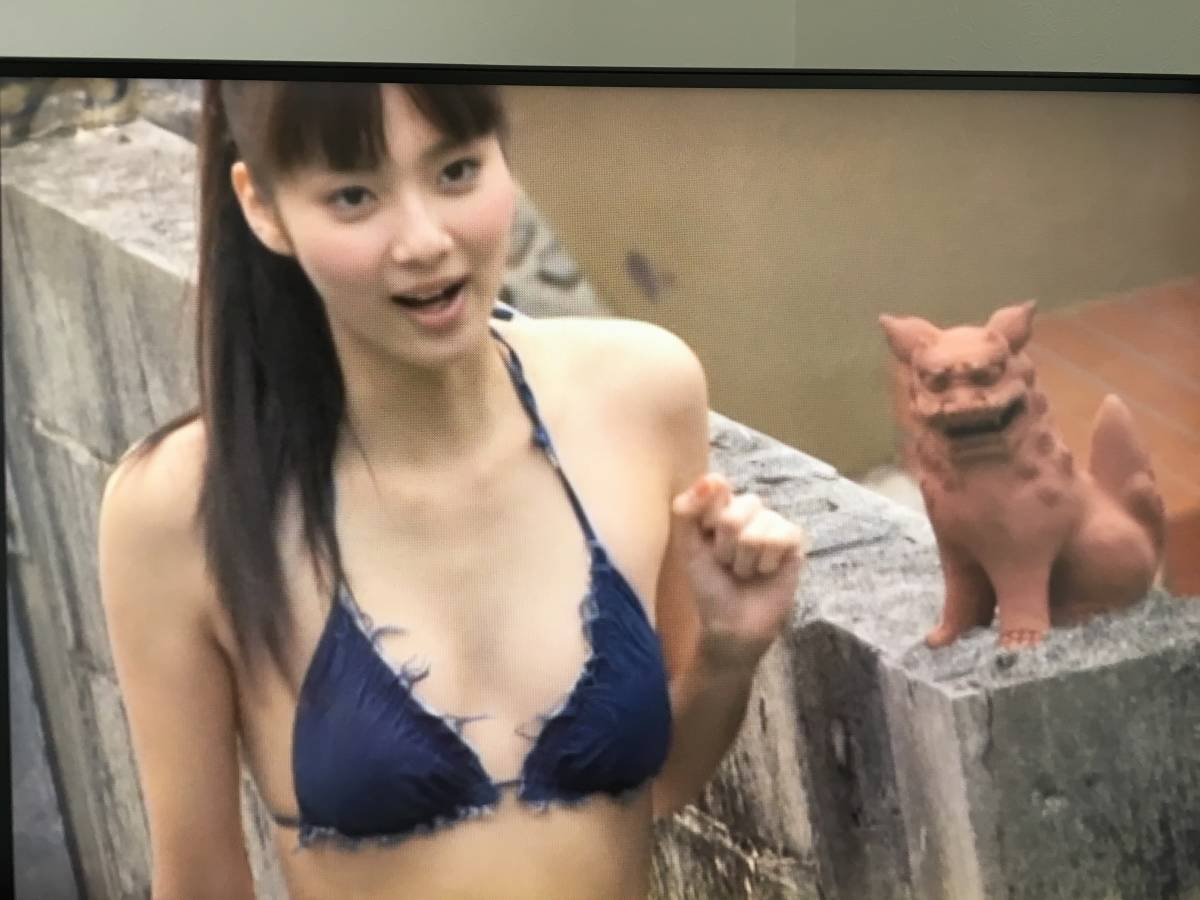 新川優愛 美しすぎる彼女に一目惚れ 奇跡の19歳の生ビキニ 週刊