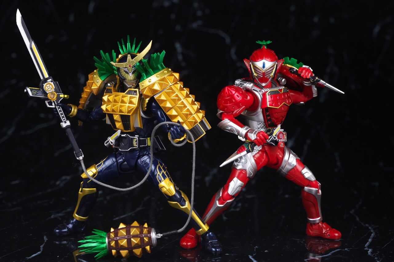 S.H.フィギュアーツ （真骨彫製法） 仮面ライダー鎧武 アームズ
