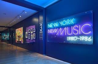 アート・デザイン・音楽 Naked new york New York/New Wave | MoMA