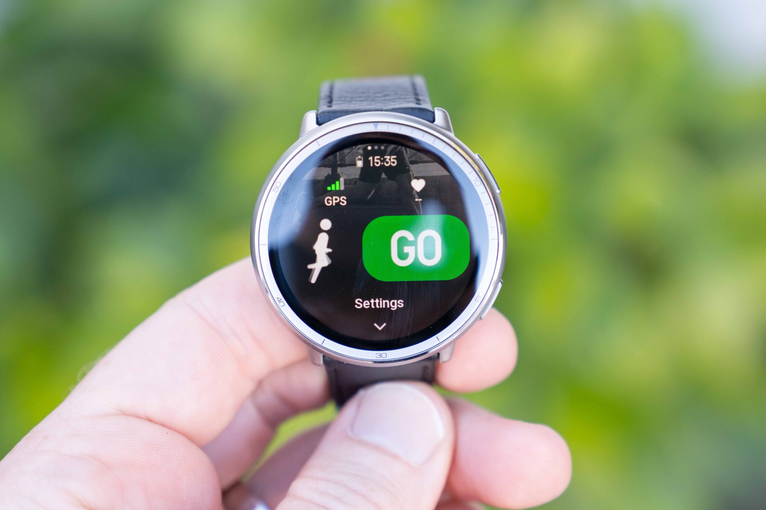 AmazFit Active 2 Hands-on: $99 Sportswatch with Mapping! | DC
