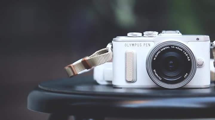 Amazon | OLYMPUS ミラーレス一眼 E-PL8 EZ ボディー ホワイト