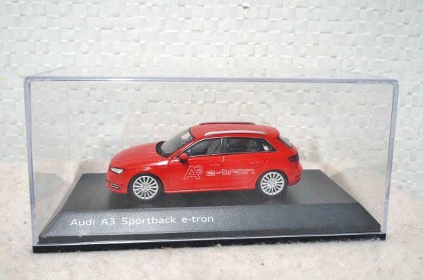 Amazon | アウディ A3 スポーツバック e-tron 1/43 ミニカー 赤 AUDI