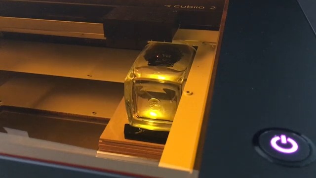 Amazon.co.jp: レーザー加工機 cubiio 2（キュビオ 2）小型＆超軽量