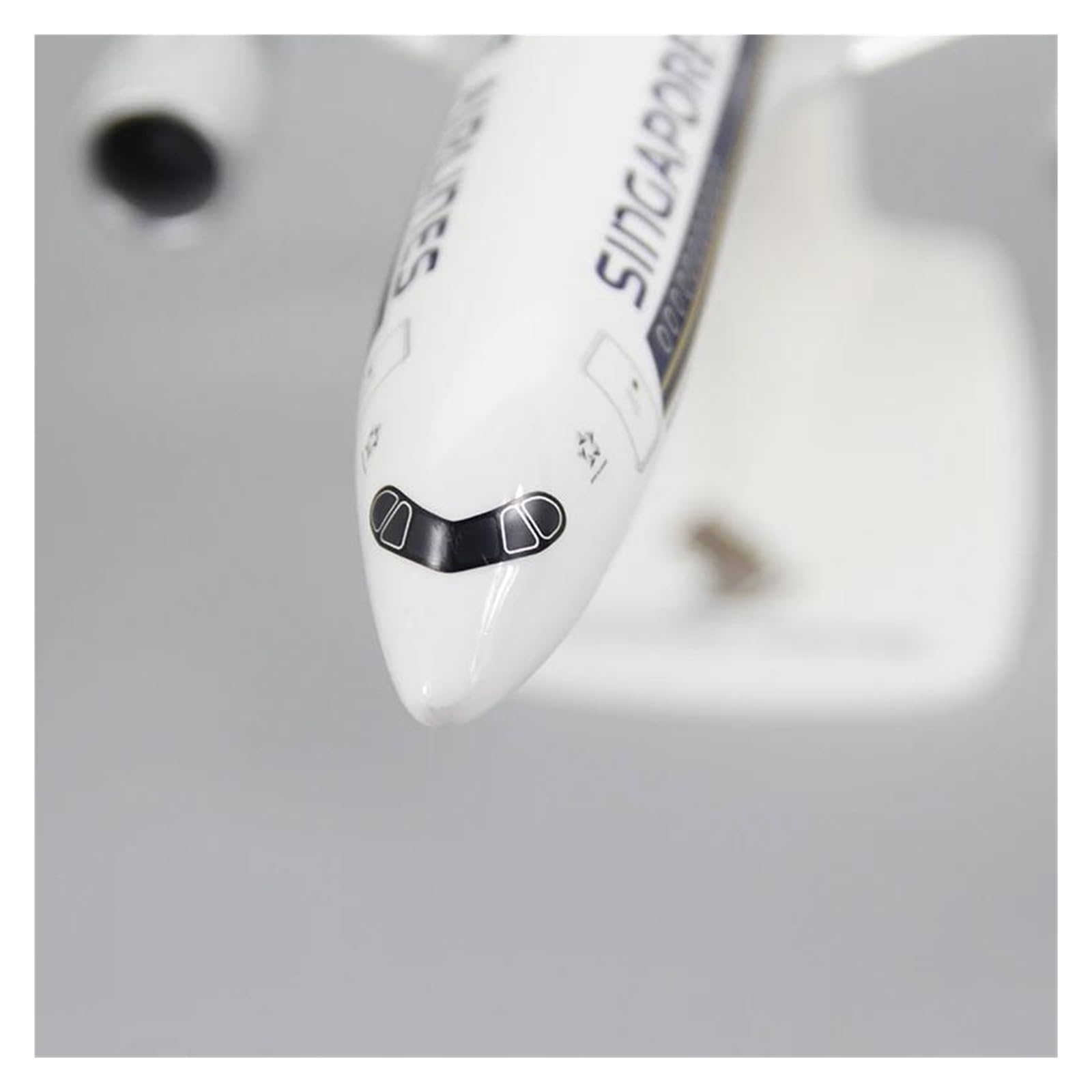 Amazon.co.jp: 飛行機模型飛行機おもちゃの飛行機模型 1/200 スケール
