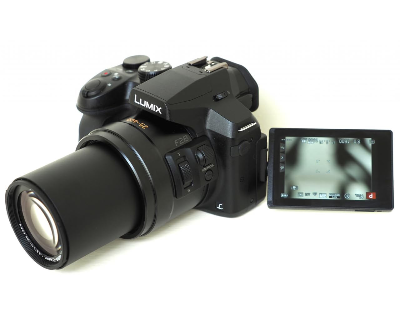 Panasonic Lumix DMC-FZ300 (12.1 megapiksel, 24 – X OPT. Zoom (3