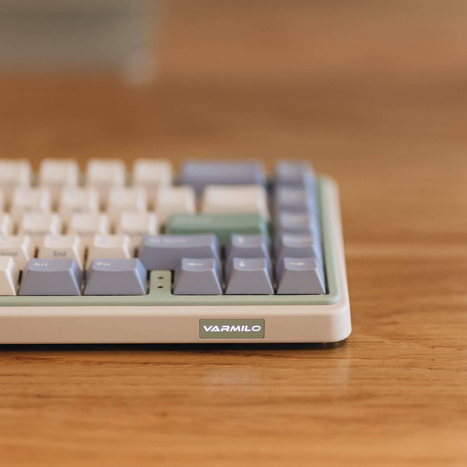 Amazon.com: Varmilo Minilo VXH67 Eucalyptus 65% Wired Hotswap