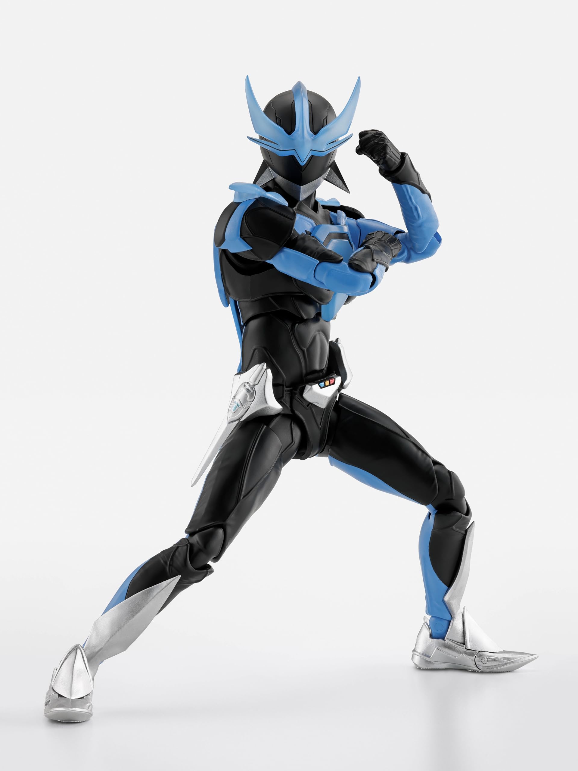 Amazon.co.jp: S.H.Figuarts（真骨彫製法） ウイングマン 約145mm PVC