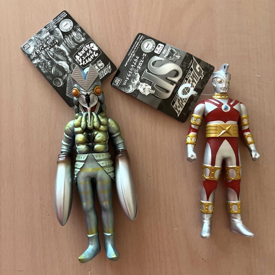 Amazon.co.jp: バルタン星人 メタリックカラー ウルトラ怪獣シリーズsp