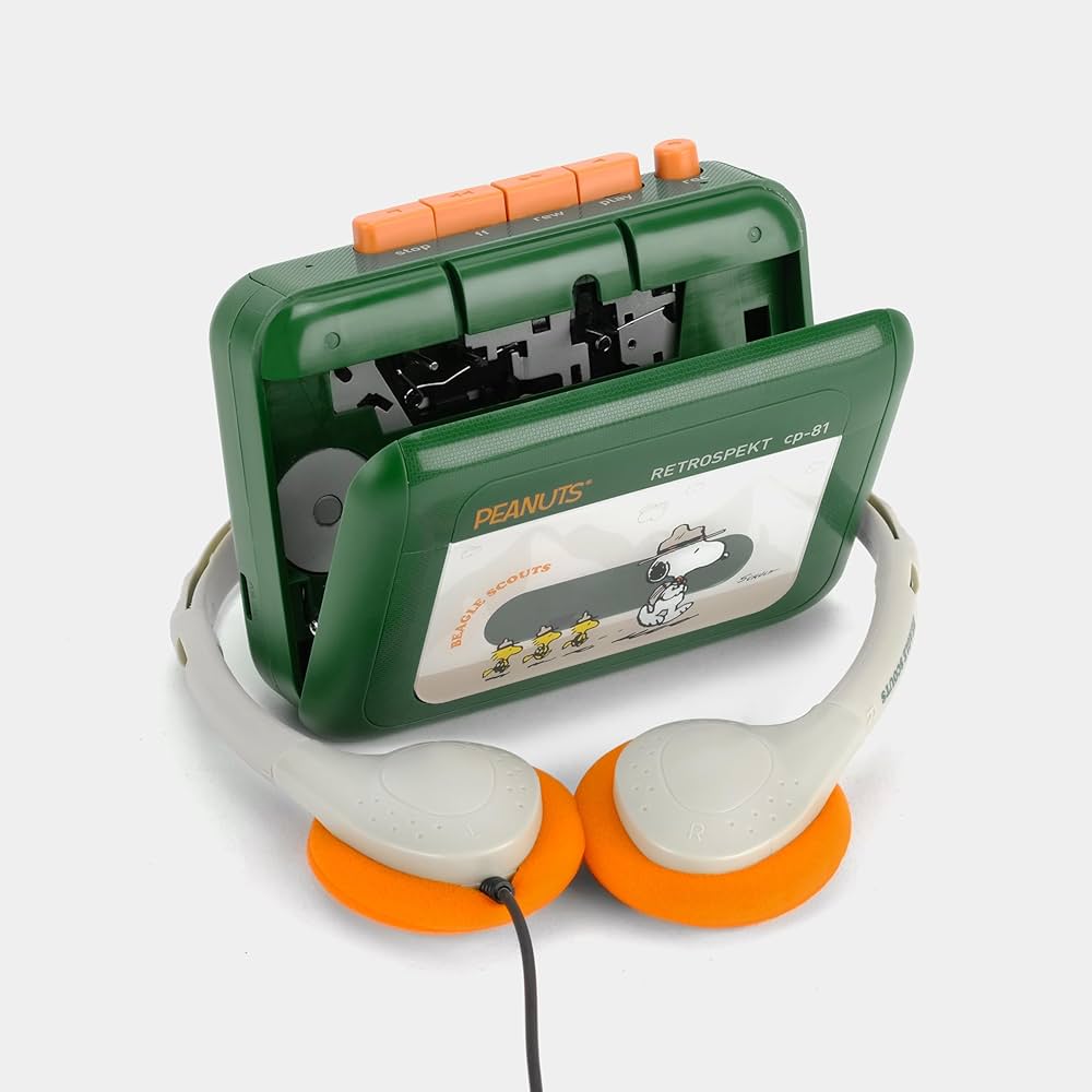Amazon.com: Peanuts Beagle Scouts Retrospekt CP-81 Portable