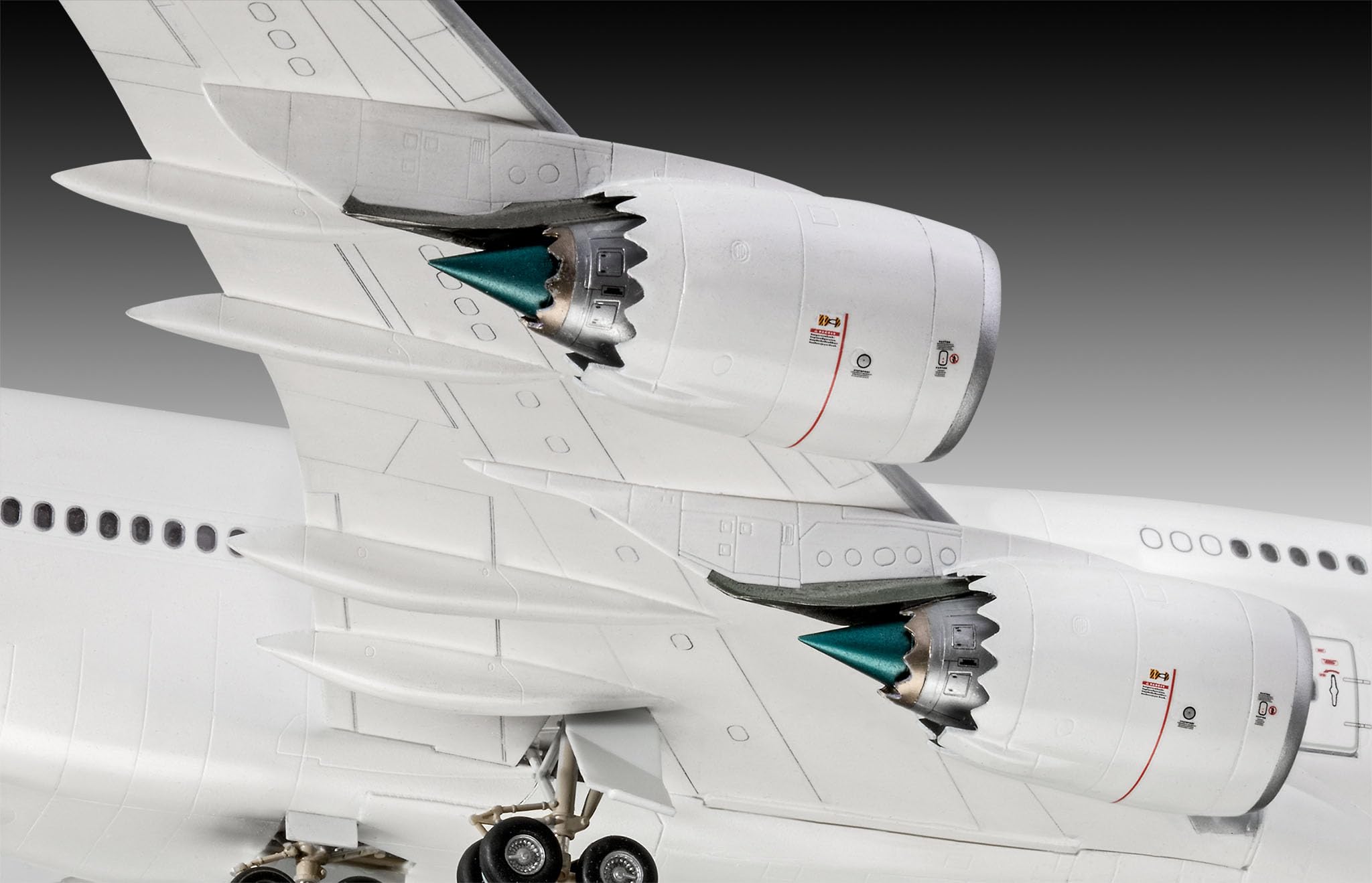 Amazon.com: Revell 03891, Boeing 747-8 Lufthansa New Livery, 1:144