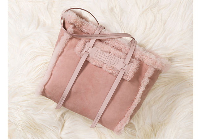 Miu Miu」ファーバッグが充実のポップアップストア！ | Numero TOKYO