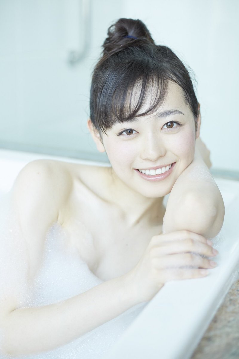 パンパカパーン♪発表しま〜す！！ 福原遥・写真集「はるかかなた