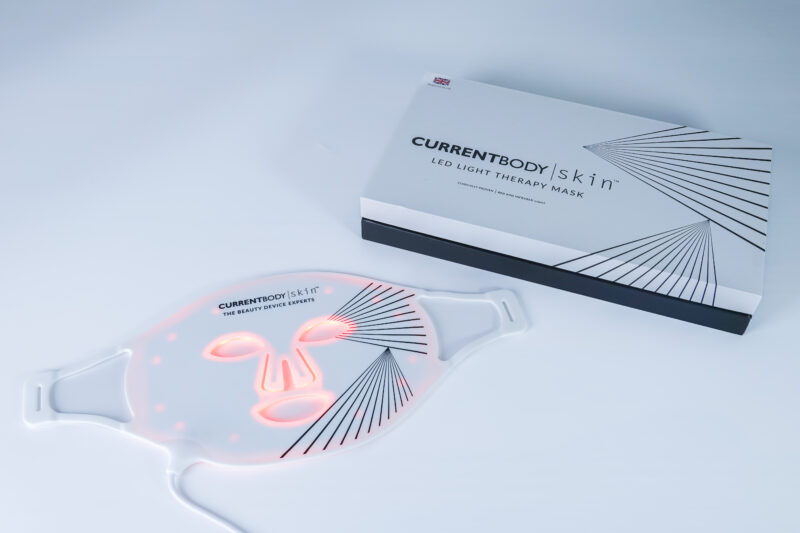 実機レビュー】海外セレブもハマる光美容「CurrentBody Skin LEDライト