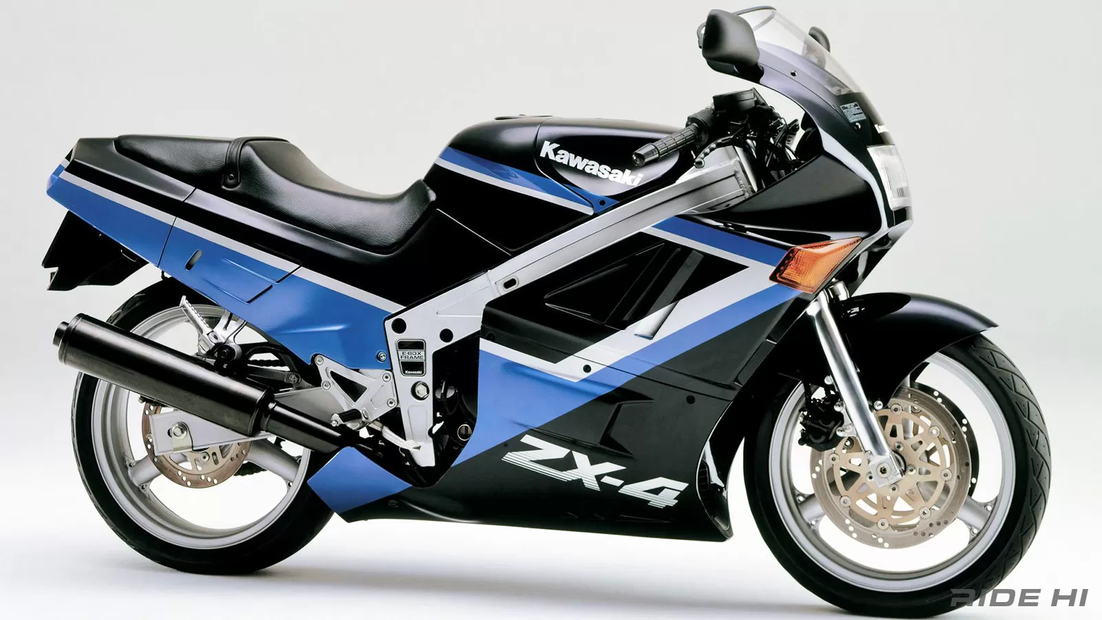 ZX-4はレプリカを上回るポテンシャルのSSを目指した！【このバイクに