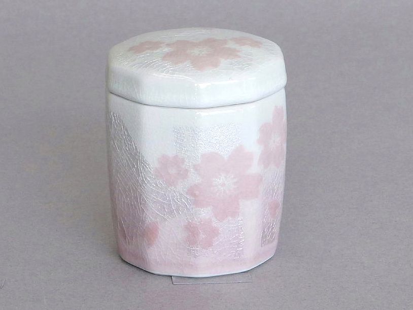 九谷焼 ミニ骨壺 十角型 銀彩桜ピンク 山上宗秀 作 - 山口陶業社