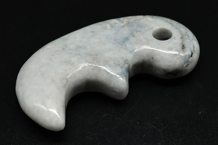 楽天市場】糸魚川翡翠 獣型勾玉 専用桐箱付き/翡翠(硬玉) 産地証明書