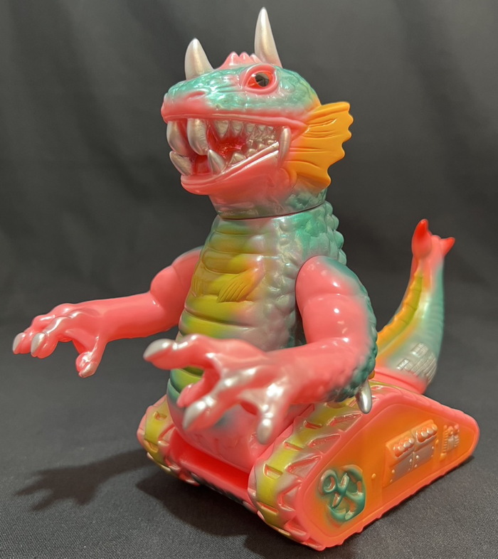 まんだらけの怪獣シリーズ 海獣戦車 アギラス 開封済 美品 まんだらけ