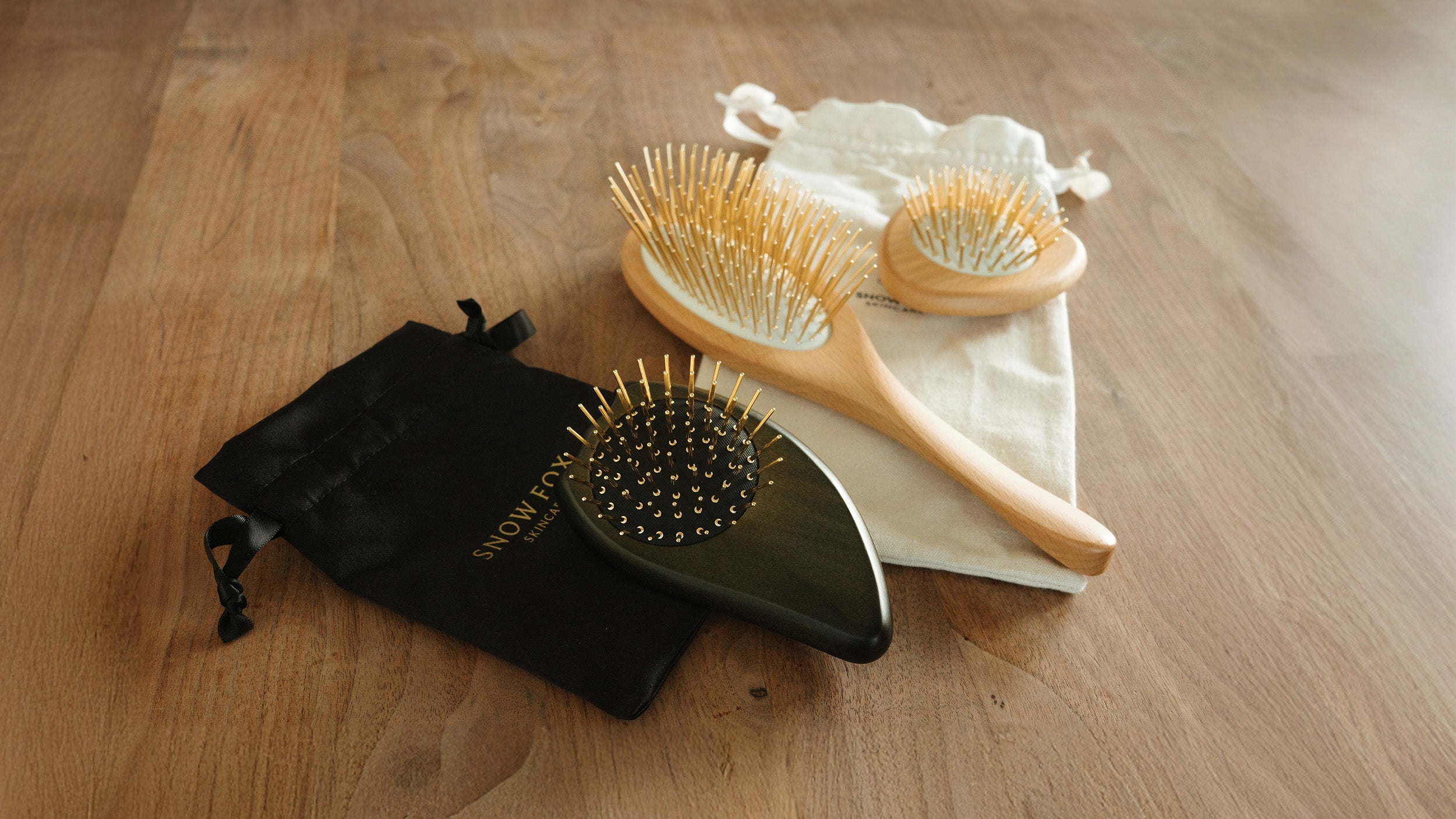 美品】 FOX GUA SHA ヘアブラシ プレミアム FOX カッサ ゴースト