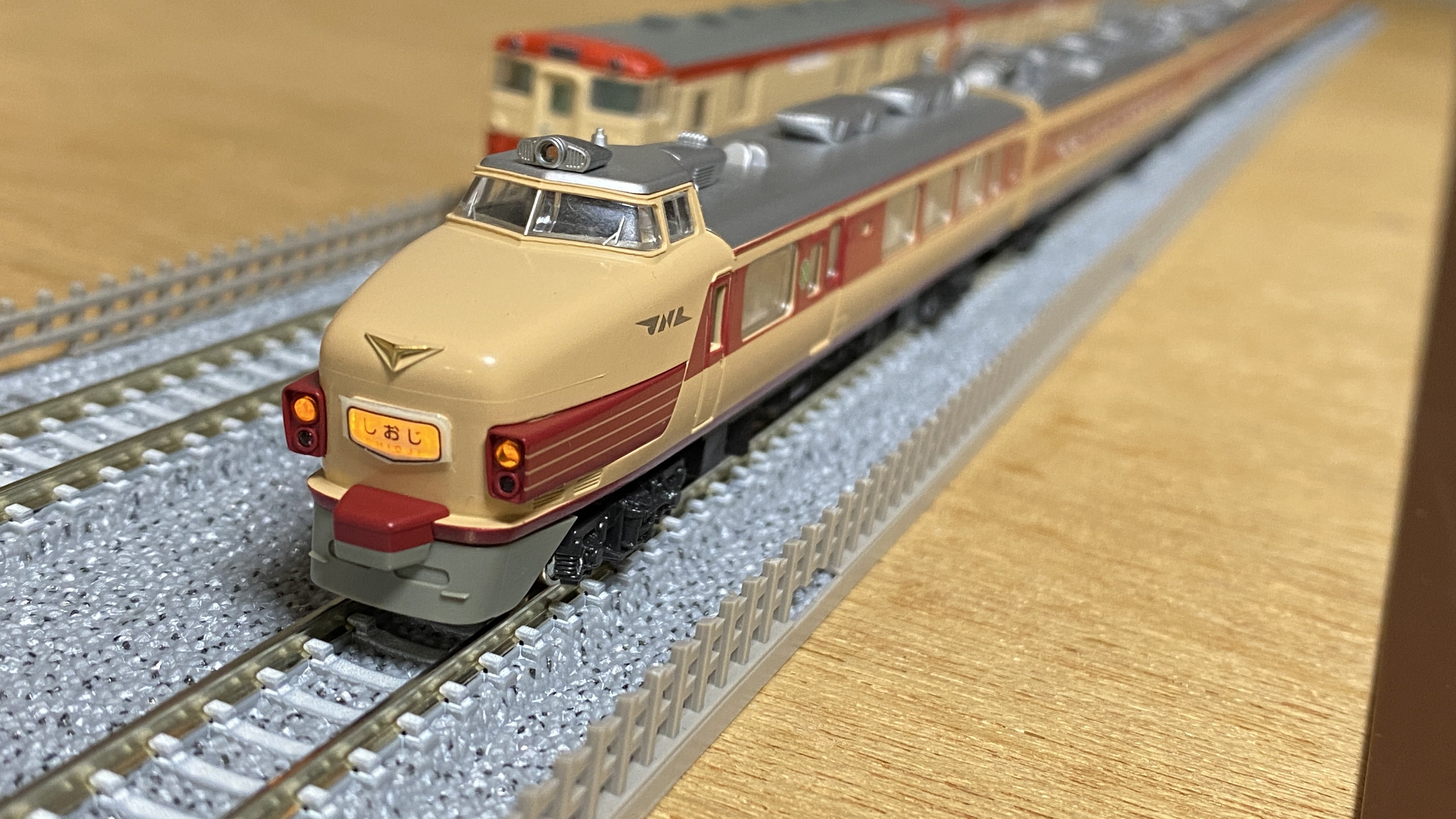 鉄道模型不道シリーズ】KATO 10-352 181系「しおじ・はと」 試運転だが