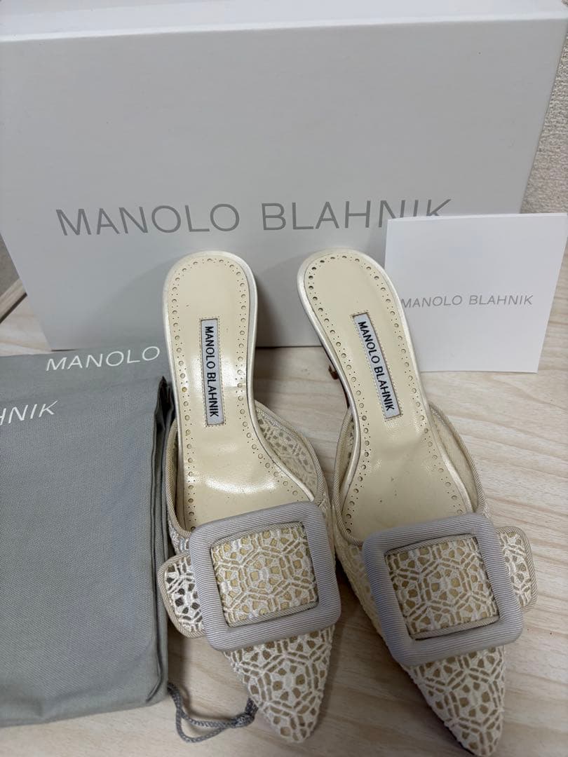 マノロブラニク　メイセール　レース　ホワイト　ミュールパンプス　36 MANOLO BLAHNIK（マノロブラニク） ミュール MAYSALE SUEDE DAIM 050