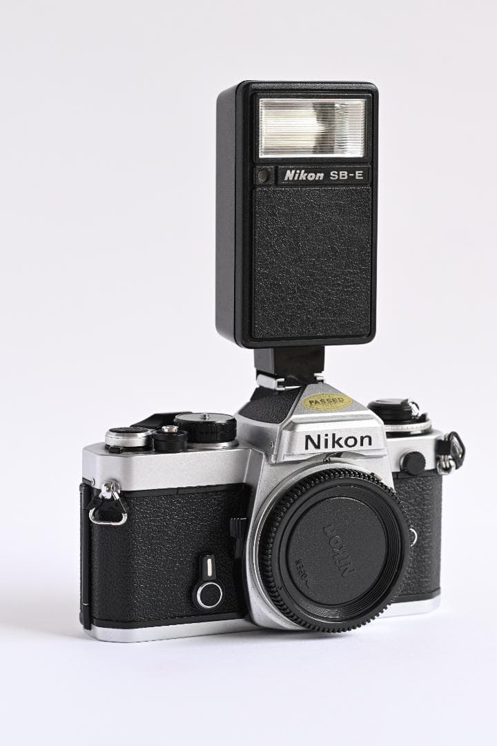 Nikon FE + Nikon SB-E フラッシュ Nikon FE + Nikon SB-E フラッシュ - フィルムカメラお 得 な 通販 サイト