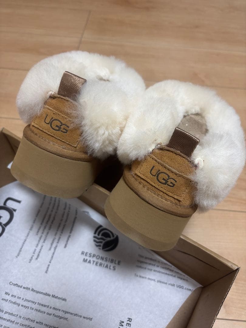 UGG 毛量最強　37cm超ふわふわムートンブーツ ベージュ UGG 毛量最強 37cm超ふわふわムートンブーツ ベージュ - メルカリ