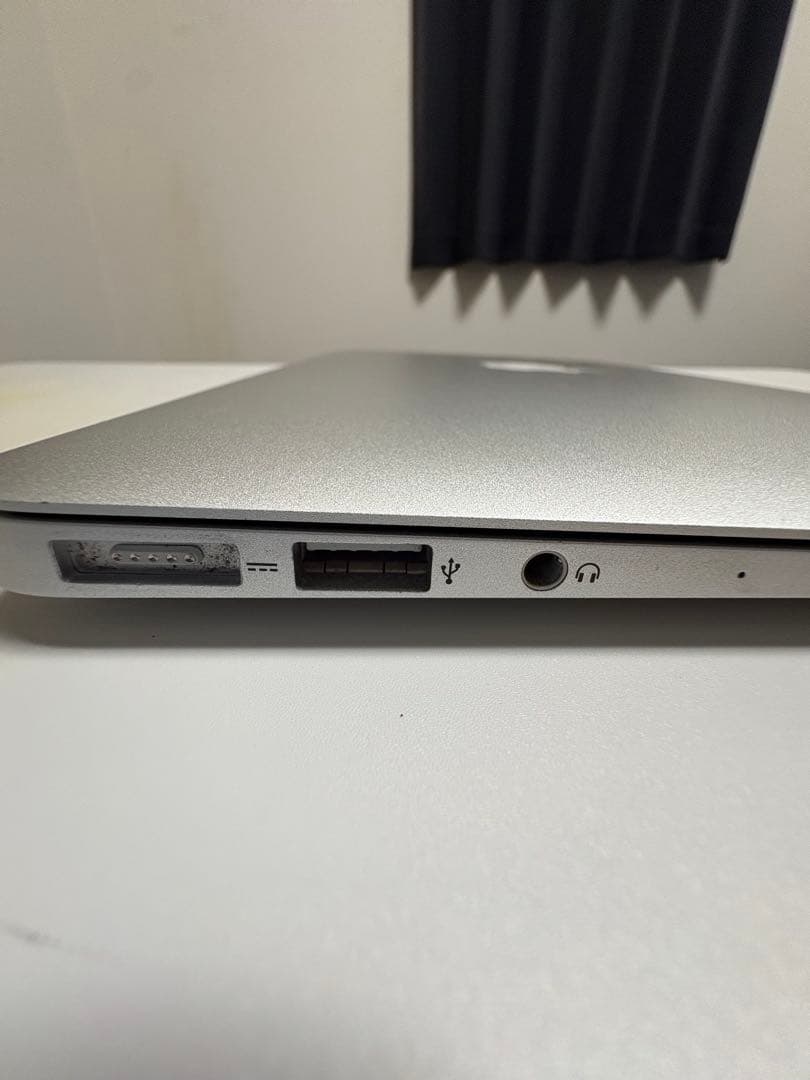MacBookAir 11インチ A1465 SSD256GB箱あり充電器付き - メルカリ