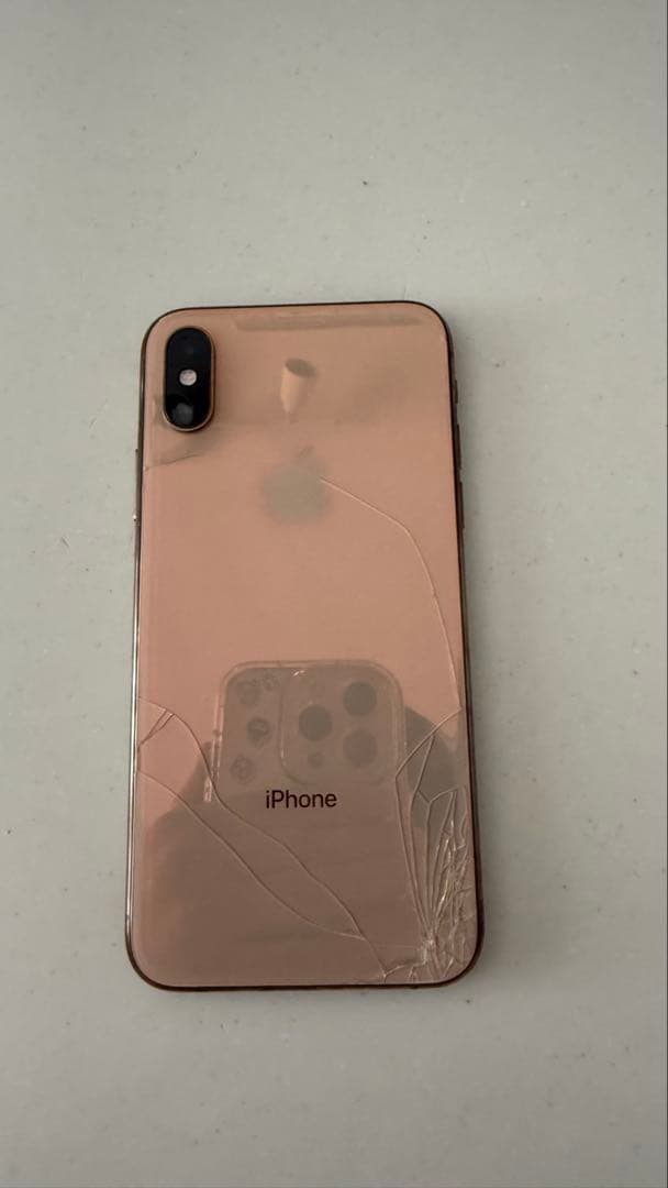 値下げ！iPhone Xsゴールド 背面ひび割れあり　64GB 美品 iPhone Xs ゴールド 64GB 割れ無 【公式通販】