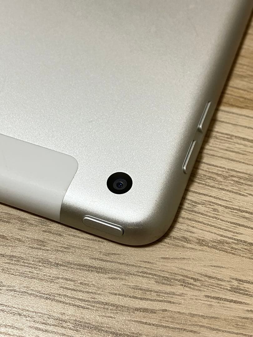 美品バッテリ容量94%iPad 第7世代 32GB Wi-Fi セルラー ドコモ - メルカリ