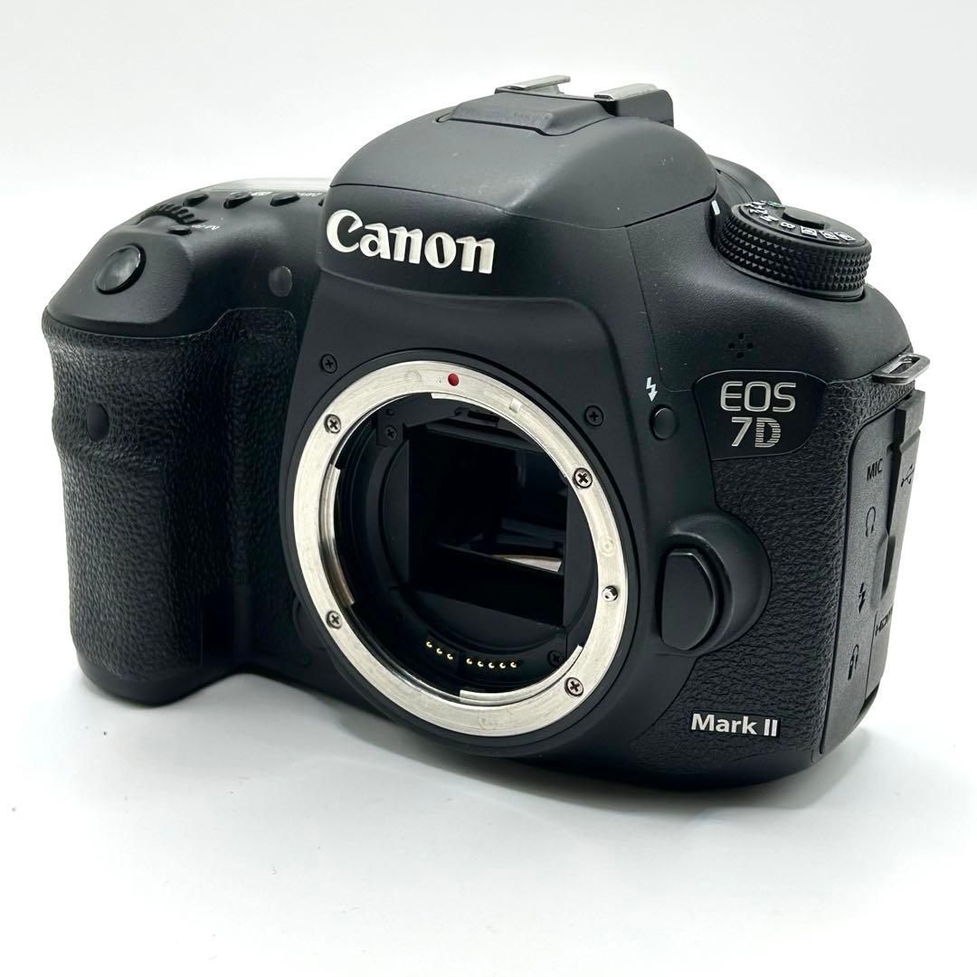 【最終値下げ】 Canon キャノン EOS 7D Mark II 付属品多数 Amazon.com : Canon EOS 7D Mark II DSLR Camera with 18-135mm f/3.5