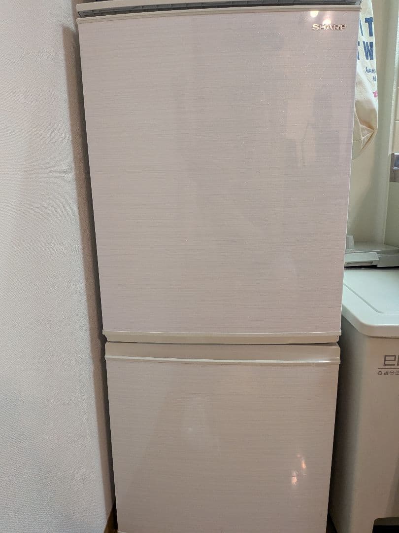 SHARP 冷蔵庫 SJ-D14F-W 2020年製 シャープ SJ-D14F-S [シルバー系] 価格比較 - 価格.com