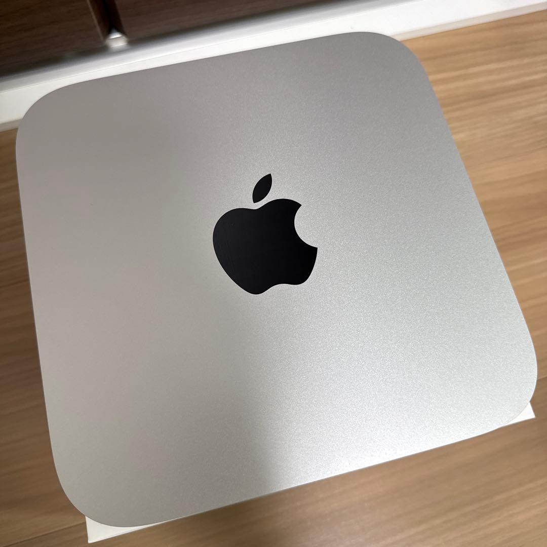 Mac mini M1 メモリ8GB　SSD256GB Mac mini: 8コアCPUと8コアGPUを搭載したApple M1チップ 256GB SSD