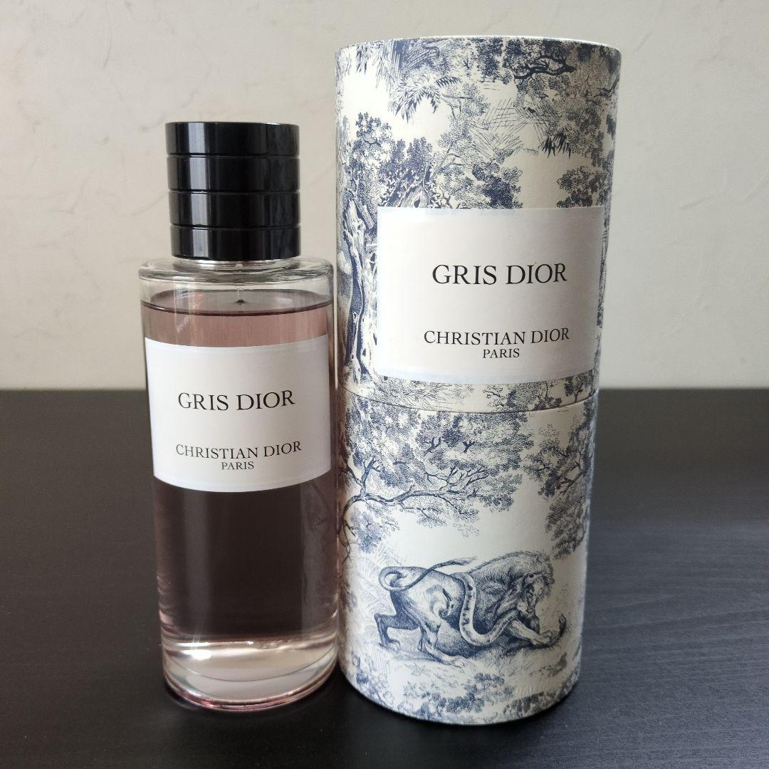 メゾンディオールGRIS DIOR CHRISTIAN DIOR 250ml Gris Dior: Unisex Eau de Parfum with chypre and citrus notes | Dior US