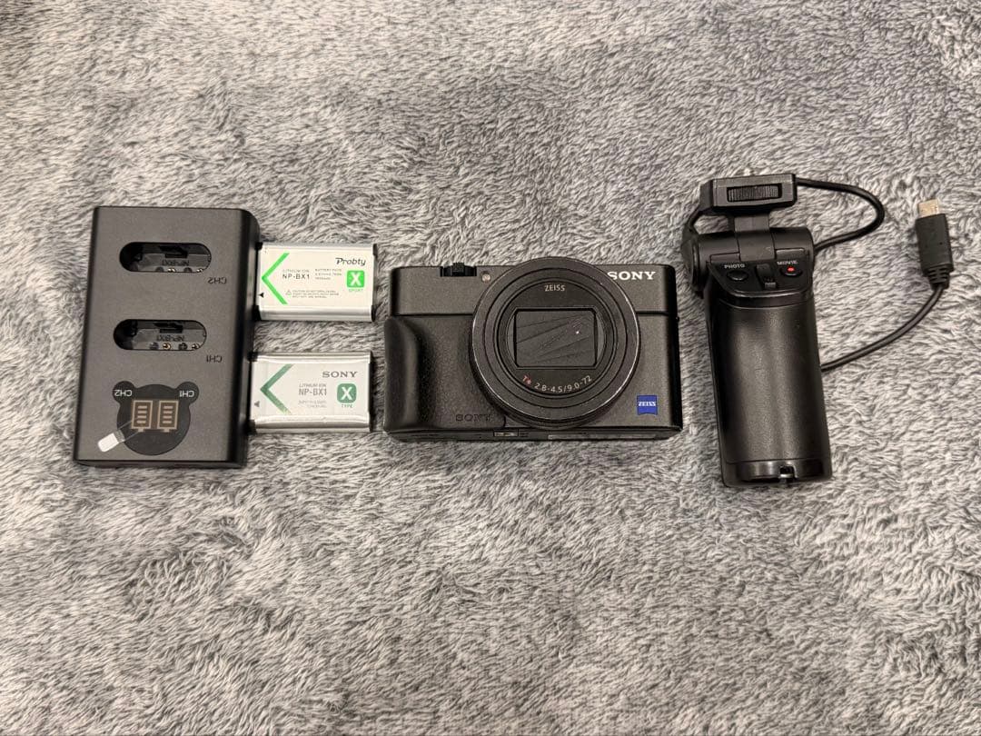 SONY DSC-RX100M7 シューティンググリップセット　サイバーショット RX100M7 シューティングキットはおとく？価格差を調べてみました！