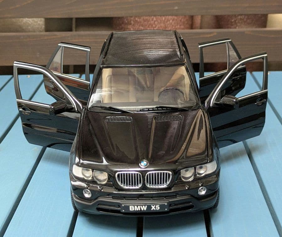 京商  X5 4.4i ミニカー　1:18