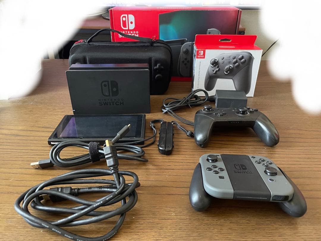 Nintendo Switch ニンテンドースイッチ　グレー　純正プロコン付き Amazon.co.jp: 【任天堂ライセンス商品】ワイヤレスホリパッド for