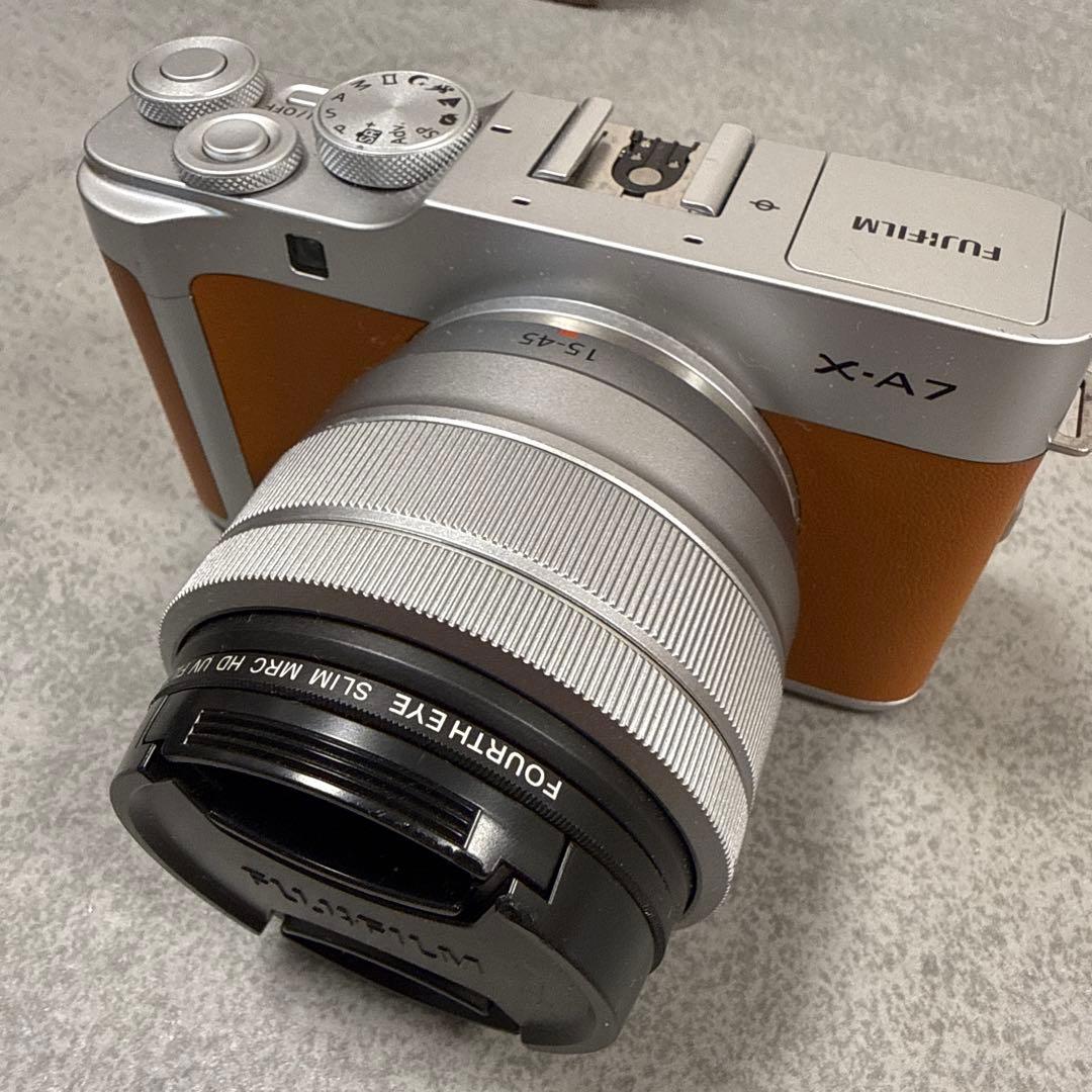 Fujifilm X-A7 ミラーレスカメラ 15-45mm 富士フイルム、バリアングルモニター搭載のミラーレスデジタルカメラ