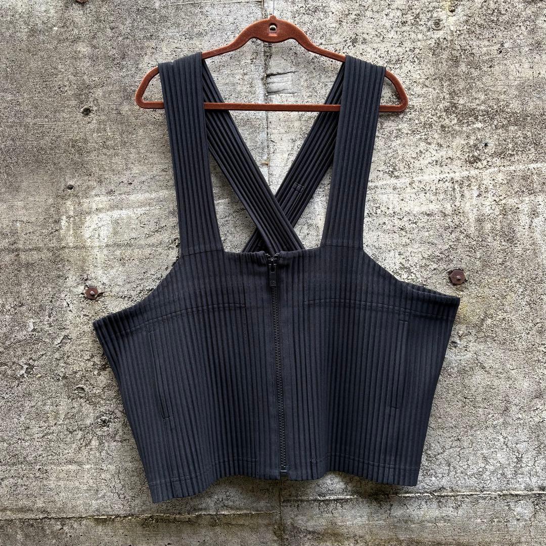 homme plisse issey miyake オムプリッセ ベスト 黒 HOMME PLISSÉ ISSEY MIYAKE コレクション AUTUMN WINTER 2021/22