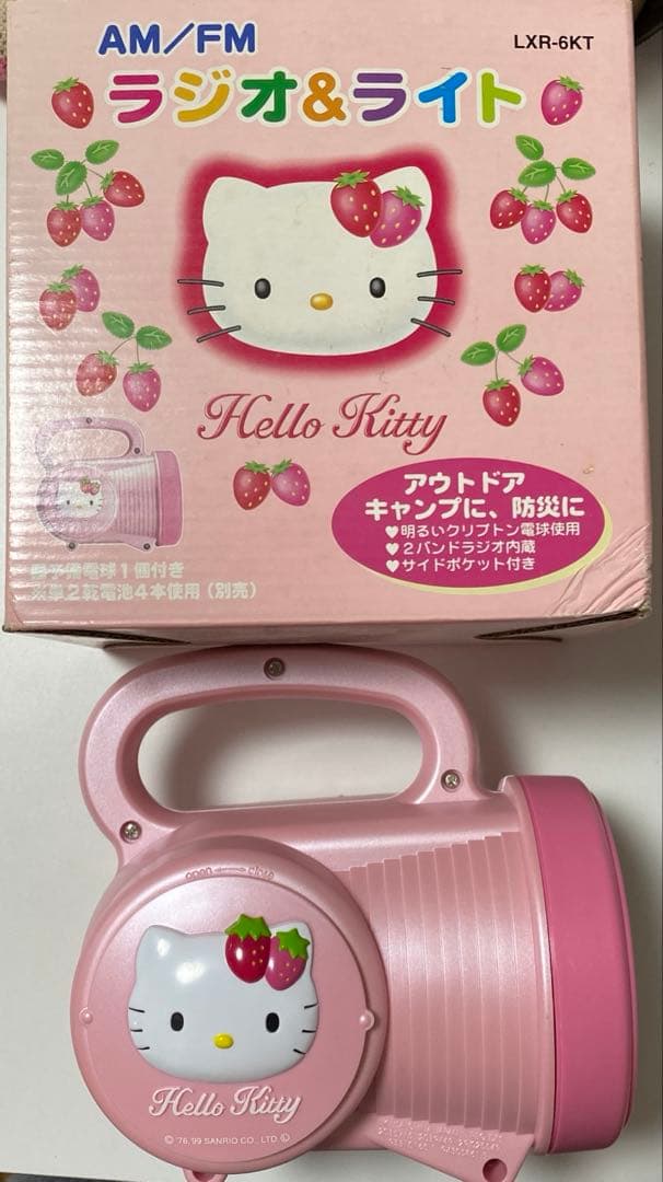 キティちゃん ラジオ＆ライト ＡＭ／ＦＭ レトロ レア 希少 入手困難 キティコラボの80年代風ラジカセ、Bluetooth対応：気になるプロダクト