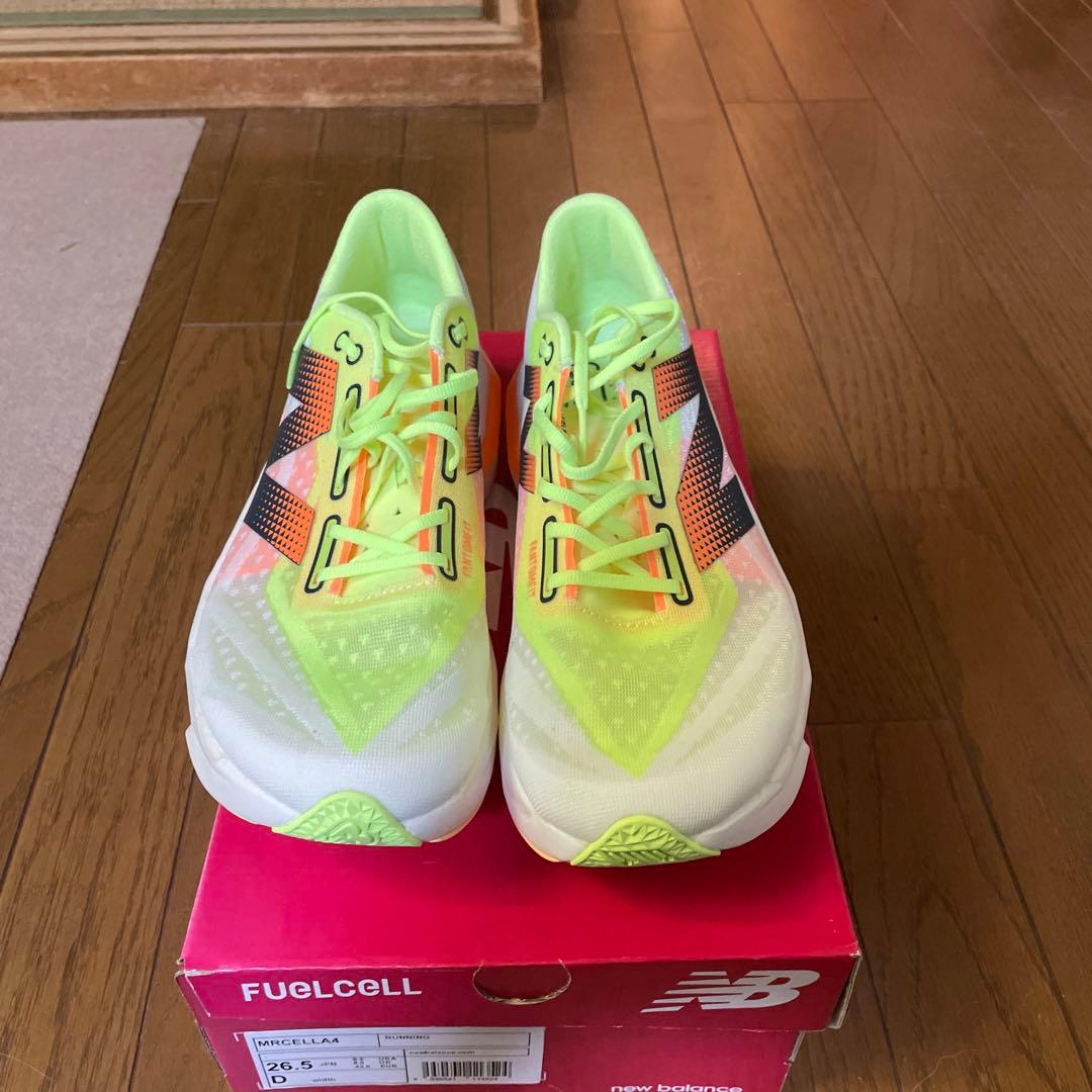 フューエルセルSCエリートV4 NewBalance FUELCELL SUPERCOMP ELITE V4 重量は?スペックは？前作V3と