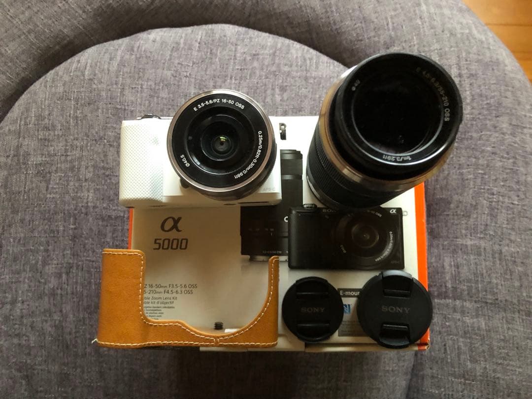 【極美品】Sony α5000 ホワイト/ 箱、保証書、望遠レンズ、ストラップ付 極美品】Sony α5000 ホワイト/ 箱、保証書、望遠レンズ、ストラップ付