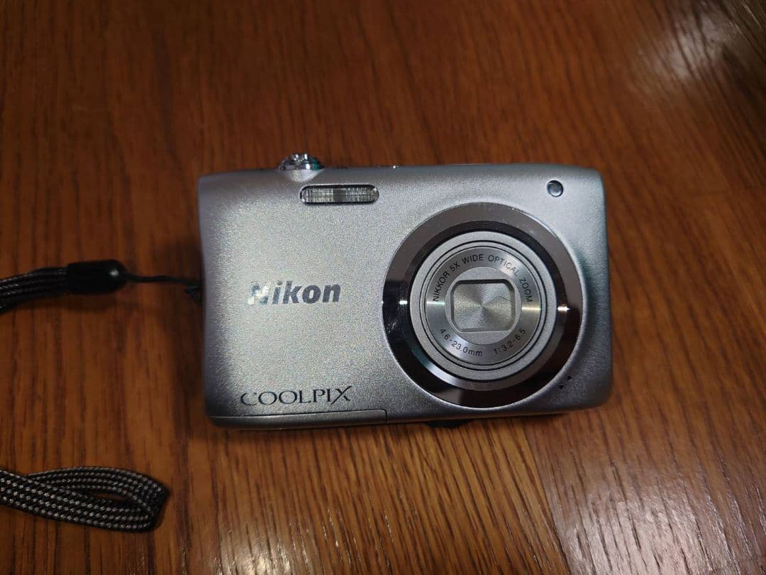 Nikon COOLPIX A100 シルバー COOLPIX A100 - 概要 | コンパクトデジタルカメラ | ニコン