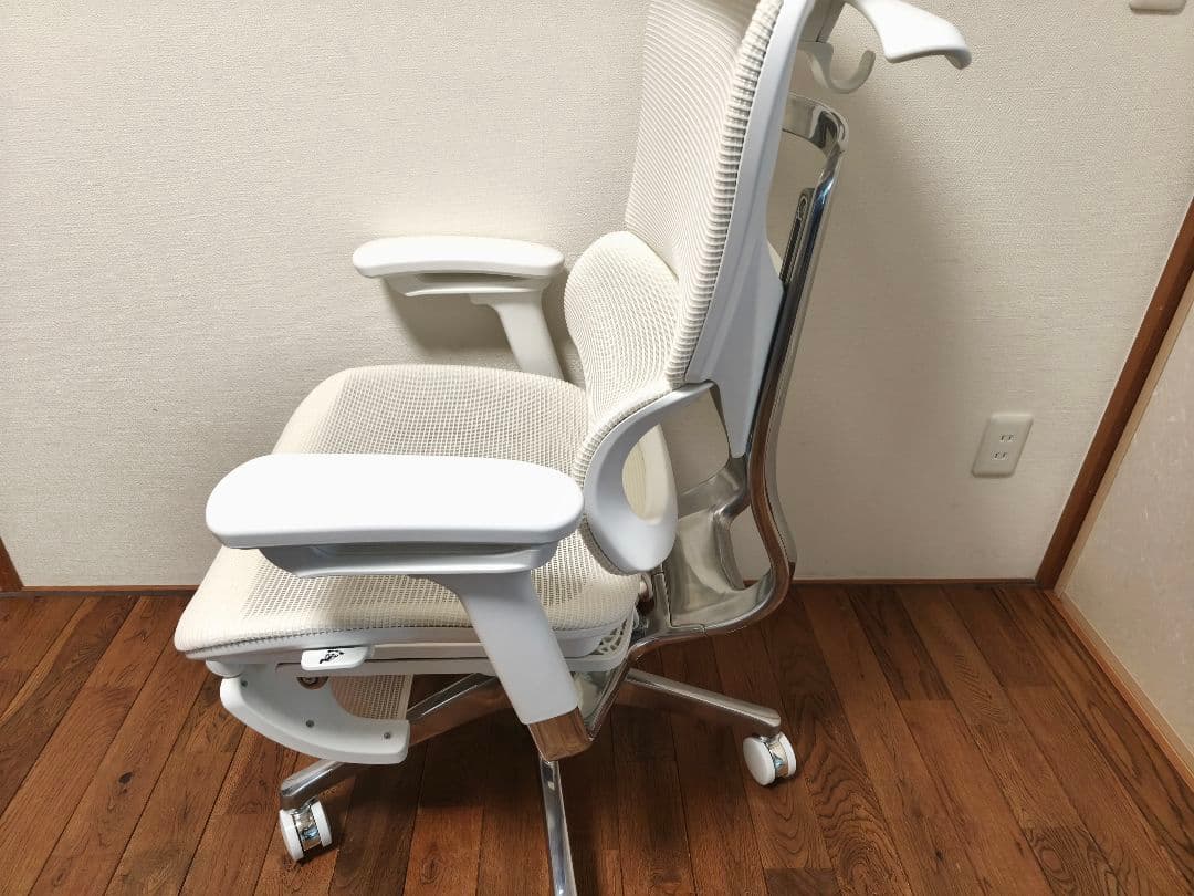 ゆうさん様専用【極美品】超人気品 COFO Chair Premium ホワイト