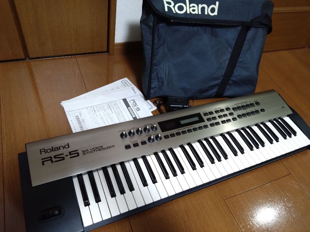 Roland RS-5 64 Voice Synthesizerソフトカバー付き Roland RS-5 61-Key 64-Voice Synthesizer - Evolution Music