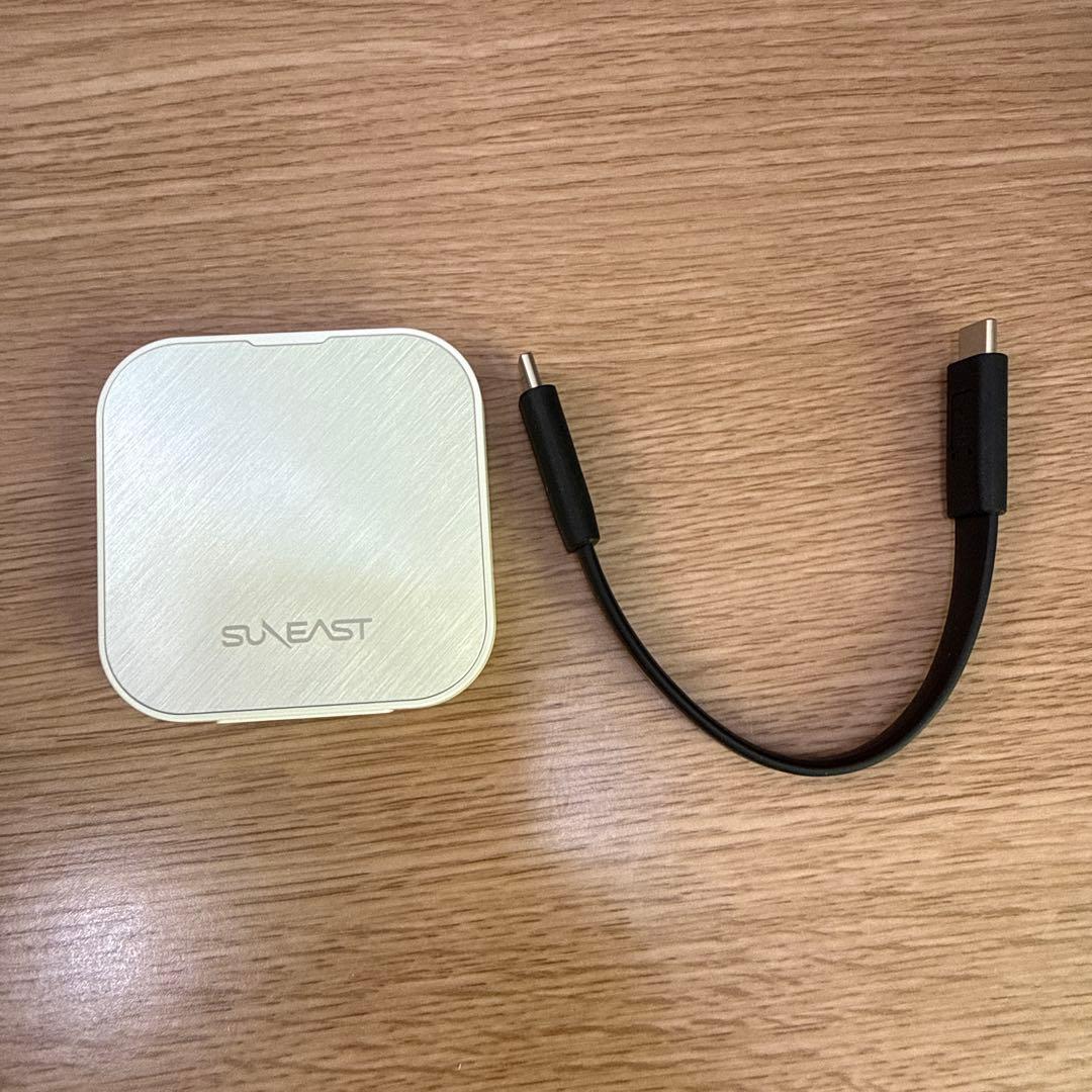(新品同様)SUNEAST Eclipse E40 4TB ホワイト SUNEAST SUNEAST Eclipse E40 portable SSD 4TB USB4 Gen 3×2(40Gbps